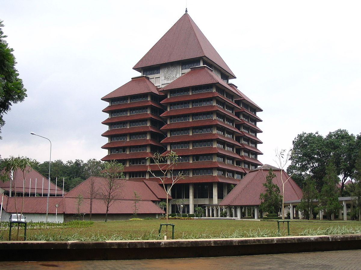 1200px-Universidad_Indonesia_Edificio_Administrativo