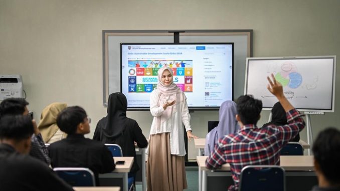 suasana-perkuliahan-di-universitas-ahmad-dahlan-uad-jogja-1747141718029_169